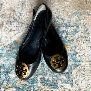 Black logo Tory Burch leather flats sz 9.5